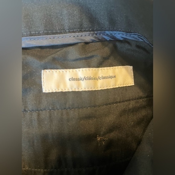 Amazon Essentials Men's Classic-Fit Wrinkle-Resistant Pleated Chino Pant - Picture 4 of 4